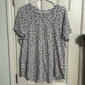 Old navy women’s Tshirt size XL